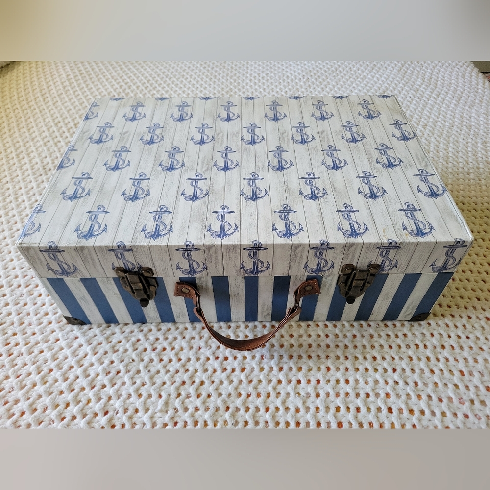 ⚓️Tommy Bahama Decorative Chest - Picture 2 of 8